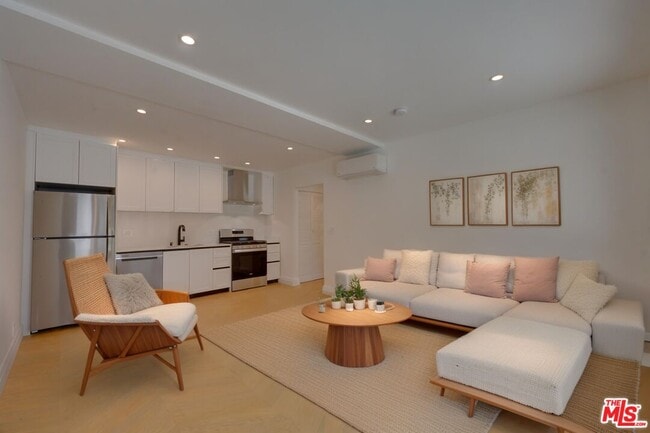 Photo - 234 S Spalding Dr Unit A