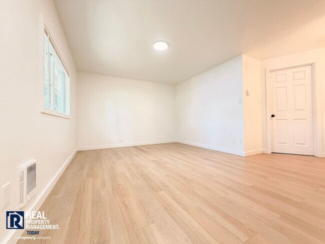 Photo - 7619 Douglas St W Unit Apartment #3