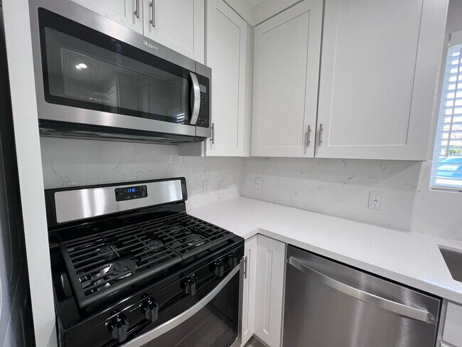 Photo - 23922 Archwood St