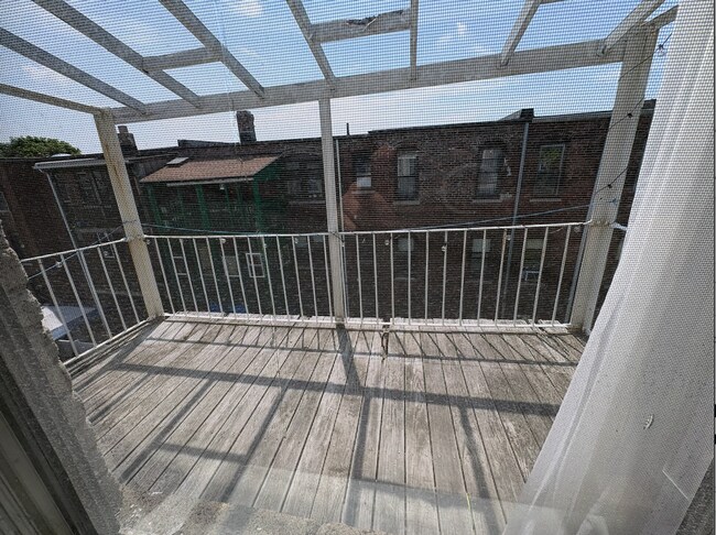 Photo - Beautiful 3 bed with in unit laundry and balcony GREAT DEAL for 9/1/26