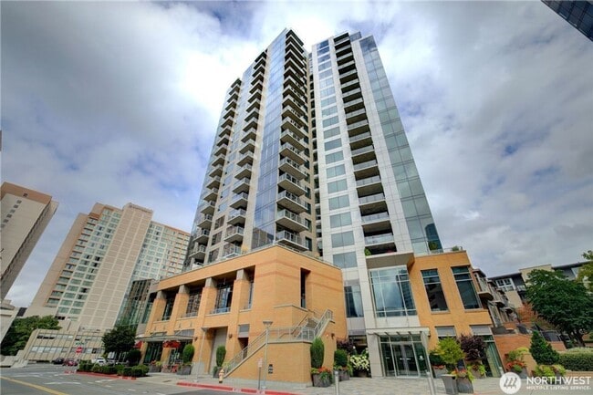 Building Photo - 2Bd/2Ba Bellevue Condo Unit 1420