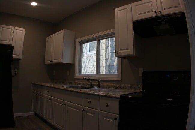 Photo - 62 Amherst St Unit down