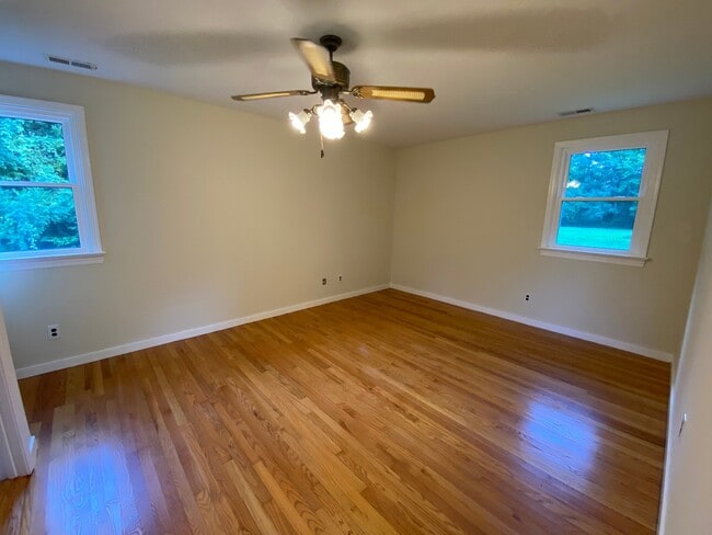 Building Photo - 1599 Early St
