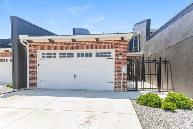 Building Photo - 7173 9th Hole Dr Rental