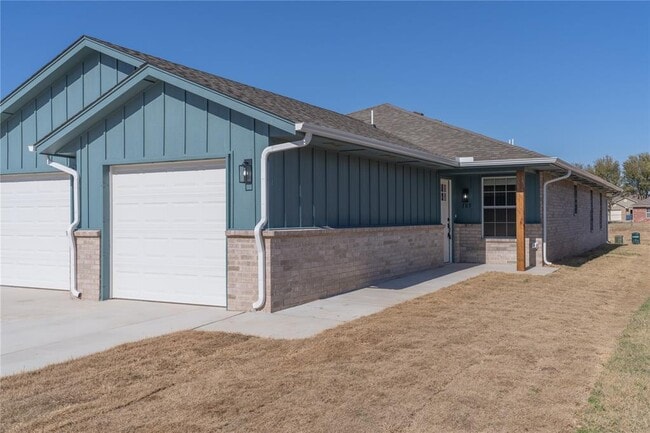 Building Photo - 787 NE 4th St