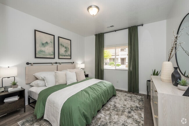 2BR, 2BA - 1,067SF - Primary Bedroom