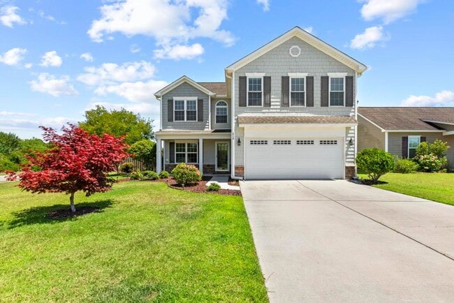 Building Photo - Minutes to the Beach! Conveniently located between Jacksonville & Wilmington
