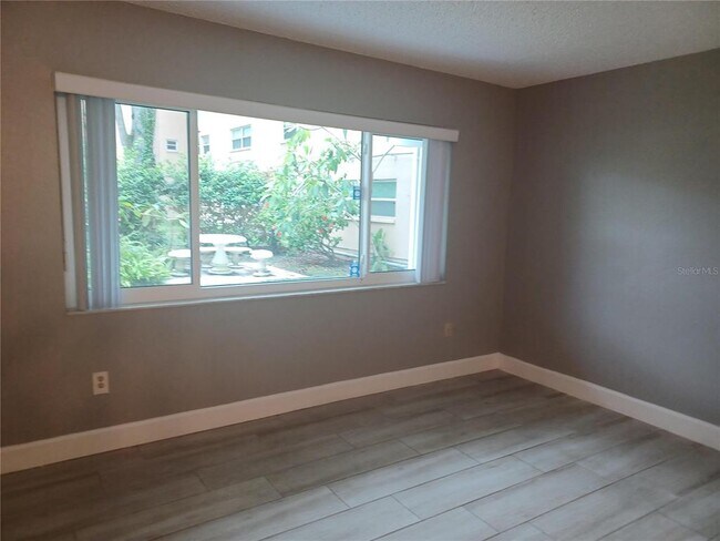 Photo - 2525 W Bay Dr Unidad A12