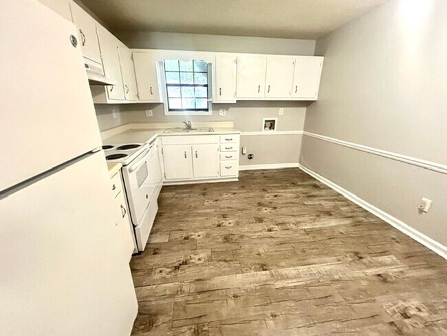 1216 1/2 Stevens Ave