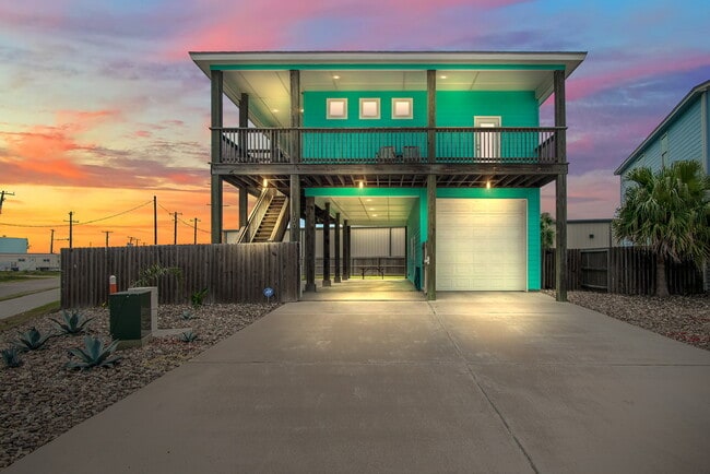 Building Photo - 100 Port Isabel St Rental