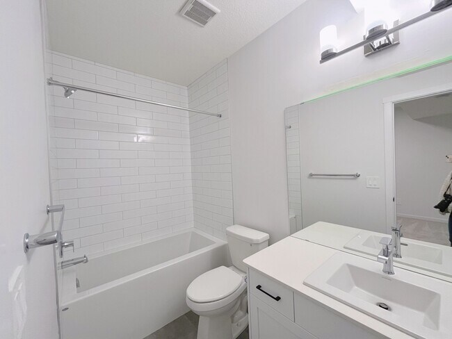 Photo - 3435-3169 169 St. SW Unit Lower