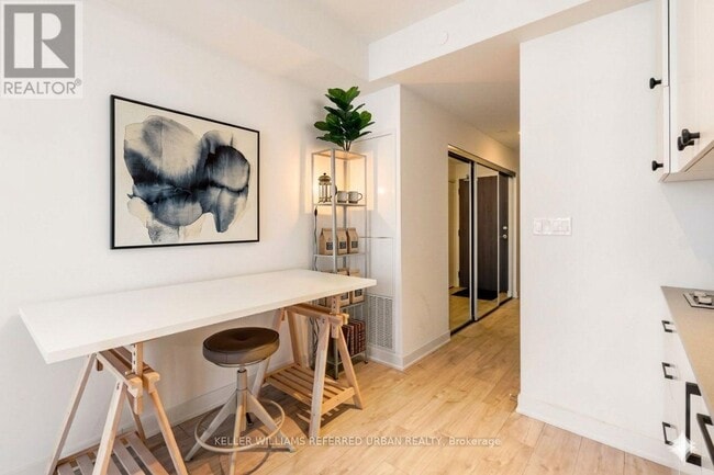 Photo - 576 Front St W Unité 1412E