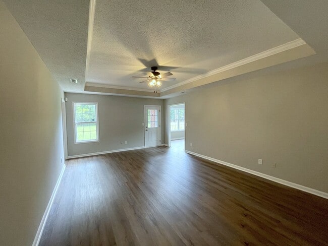 Photo - 100 Brook Glen Dr