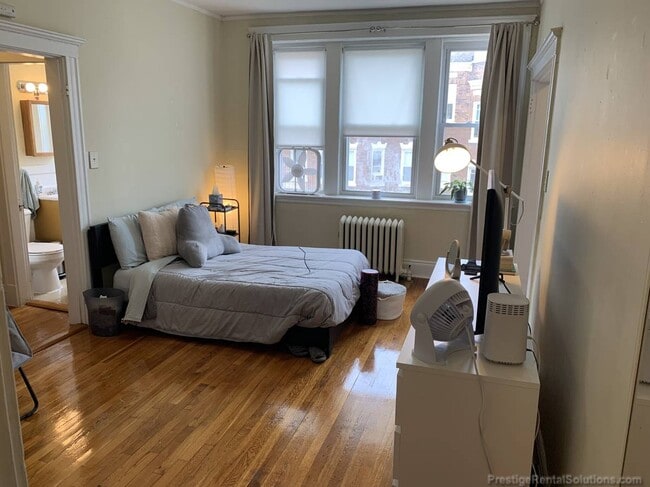 Photo - 224 Kelton St