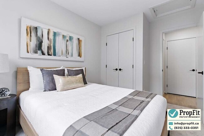 Photo - 7344 Klapstein Cres SW Unité Garage Suite