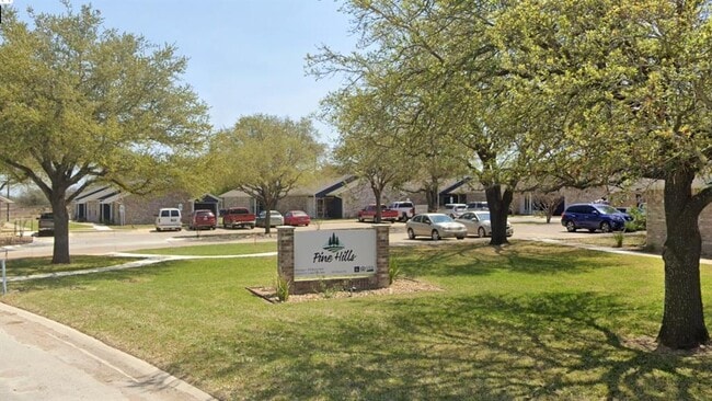 Building Photo - 112 Dixon Dr Rental