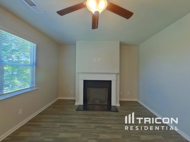 Photo - 7218 Sanctuary St