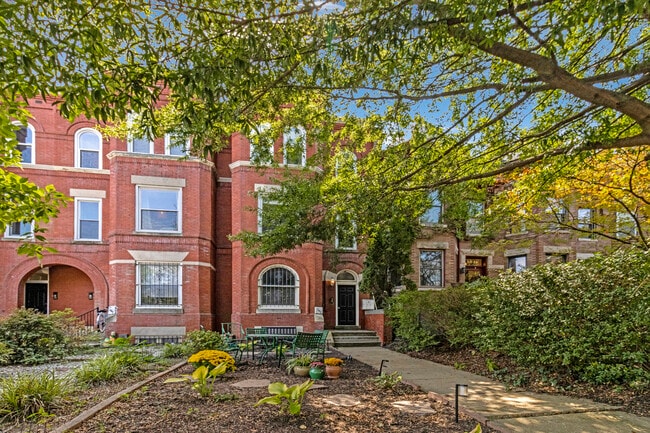 Building Photo - 1443 East Capital St SE