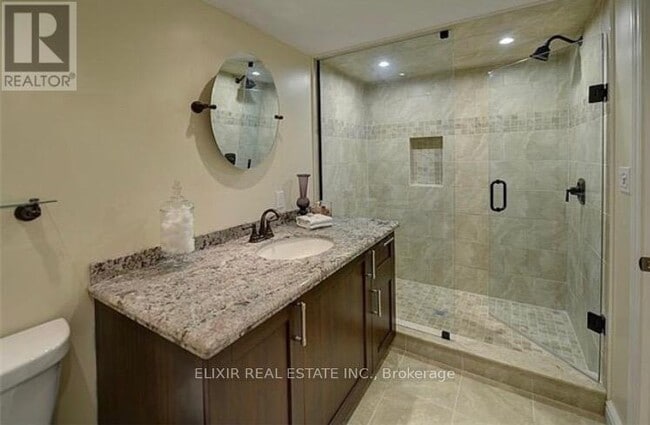 Photo - 643 Gayne Blvd