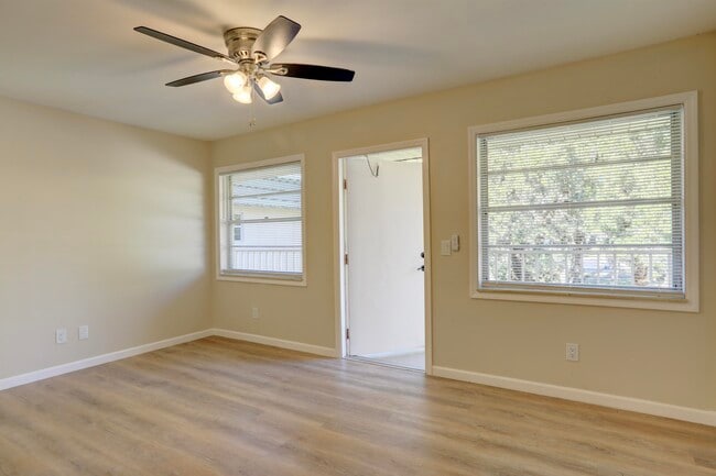 Photo - 6 Vis Gdns Trl Unit 204