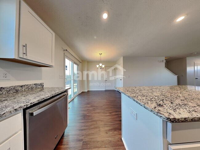 Photo - 5670 Julia Kate Dr