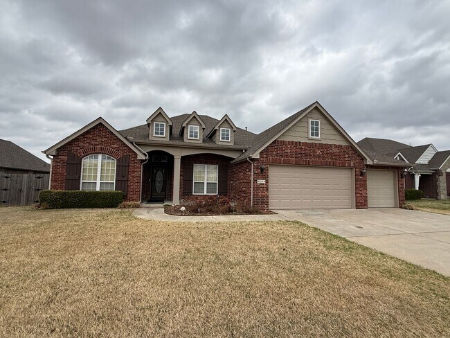 Photo - 3 Bedroom With Whole House Generator, Bonus Room, Pet Friendly