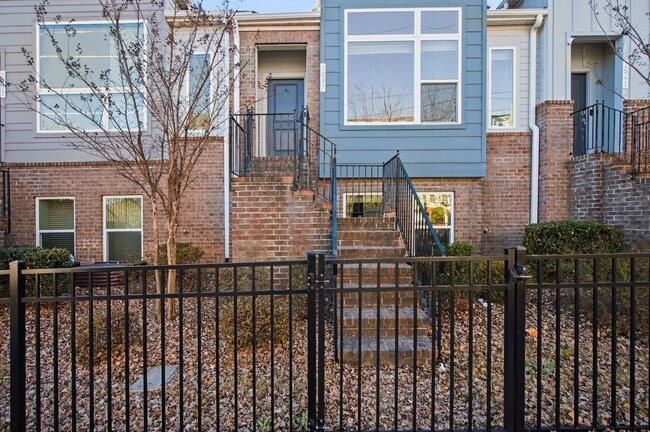 Building Photo - 2037 Statesville Ave