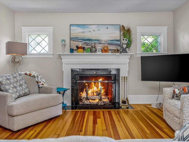 Building Photo - 1102 Buttonwoods Ave