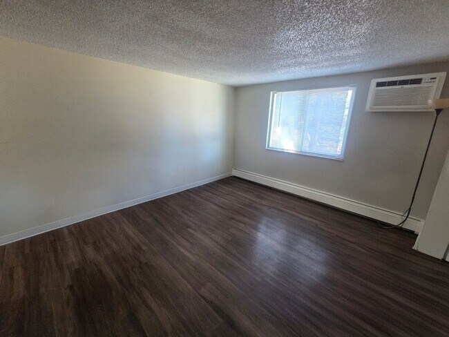 Photo - 1 Bed / 1 Bath Condo in Prime Denver Location – Pool + On-Site Laundry