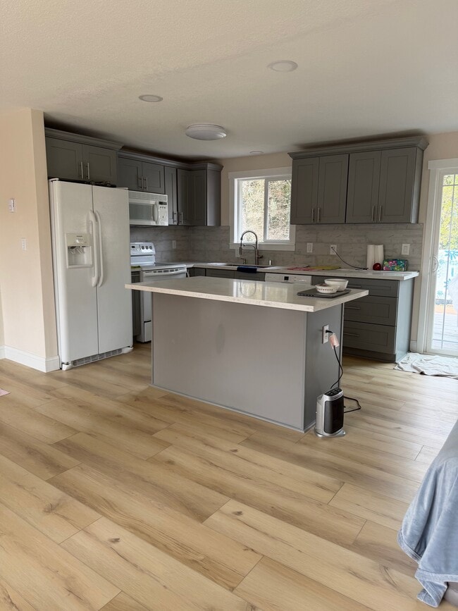 Photo - 15300 NE 39th St