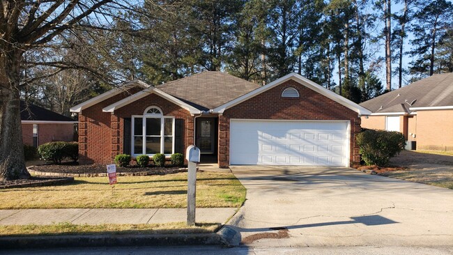 Three-bedroom, 2-bath patio home in Primrose - Three-bedroom, 2-bath patio home in Primrose