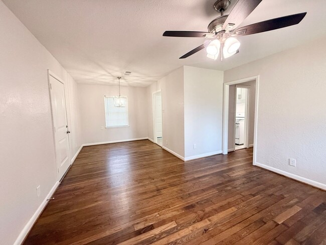 Photo - Adorable 3/1/1 Home in Lake Jackson !