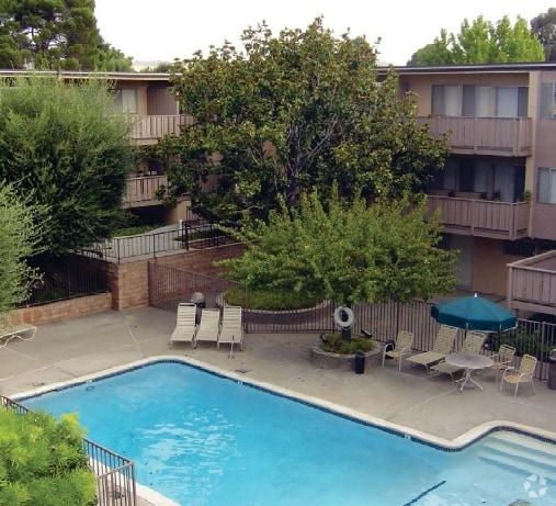 Photo - Skylark Apartments