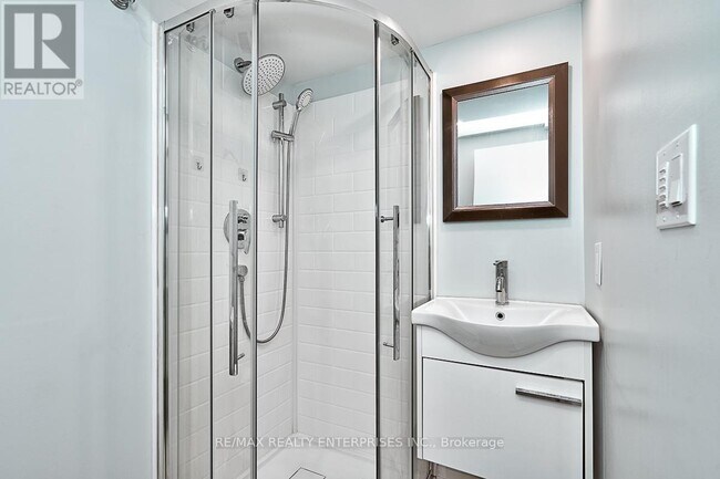 Photo - 2 Holmstead Ct