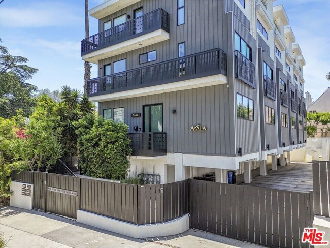 1447 N Martel Ave Townhome Townhome - Image