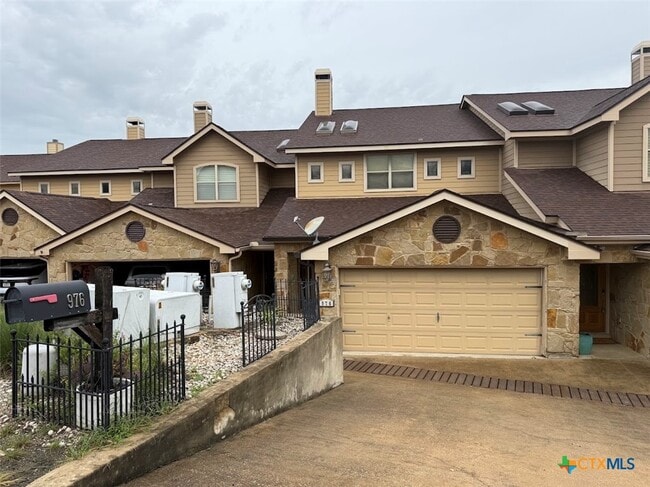Photo - 976 Parkview Dr