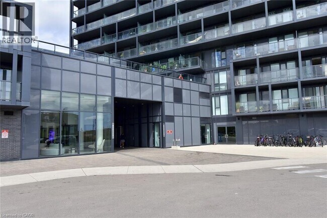 Photo - 3200 Dakota Cmn Unité B1006