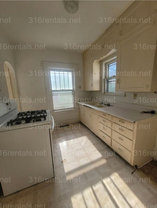 Photo - $875 - 2 bed 1 bath - Single Family Home