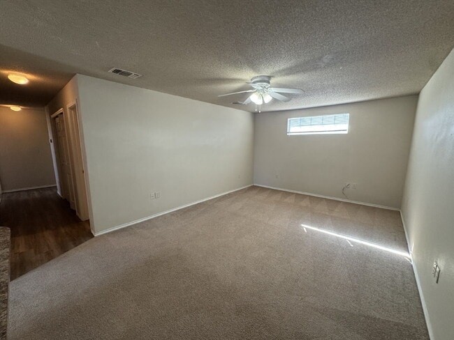 Photo - Quad Located In The Heart of Shopping, Dining & Leisure! Easy Access to West Loop!