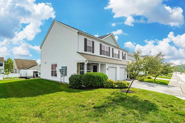 Photo - Townes of West Albany Unidad 6152BASS