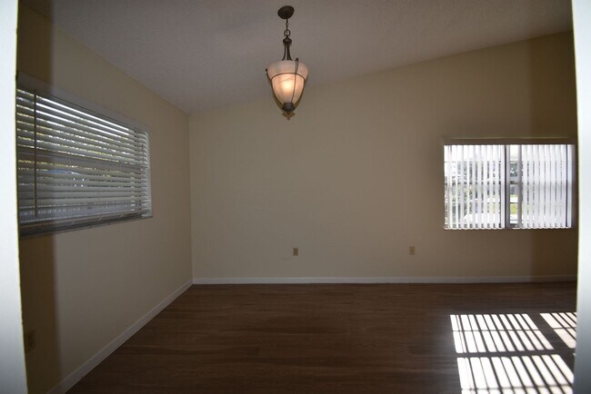 Photo - 1039 Branchwood Dr