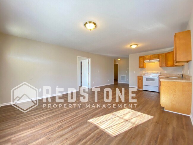 Photo - 1104 Chandler Ave