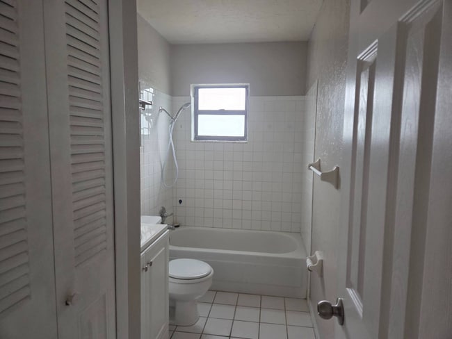 Photo - 320 Blanco Ct