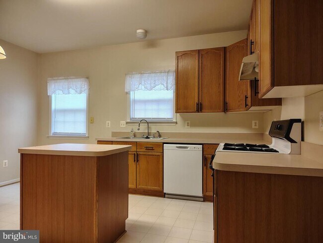 Photo - 444 Delaware Rd