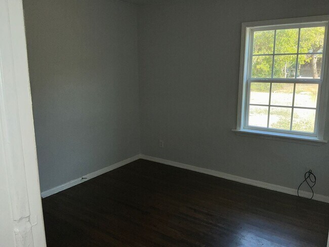 Photo - Section 8 Welcome -3 Bed/1 Bath