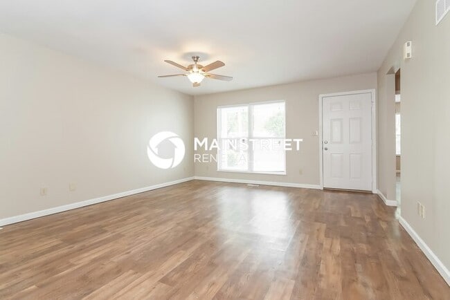 Photo - 3 Bedroom Pet-Friendly Home in St. Louis, MO with Main Street Renewal