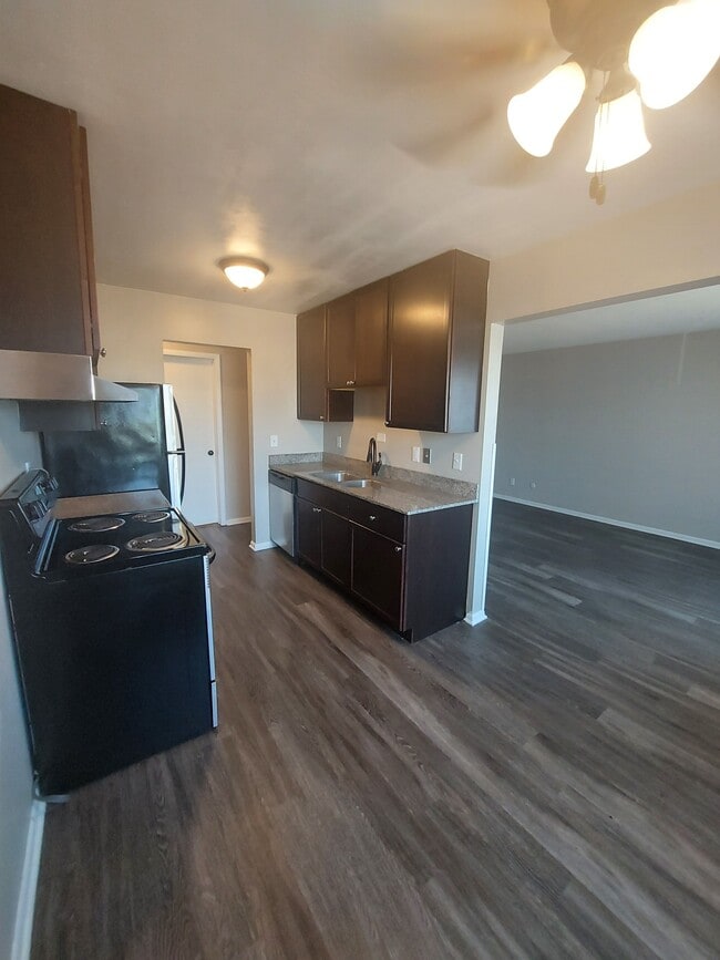 Iris Park Apartments