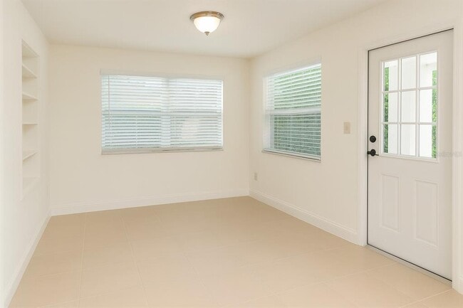 Photo - 180 2nd St SW