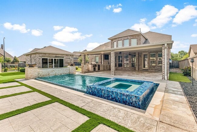 Photo - 16202 Coyote Run Ln House