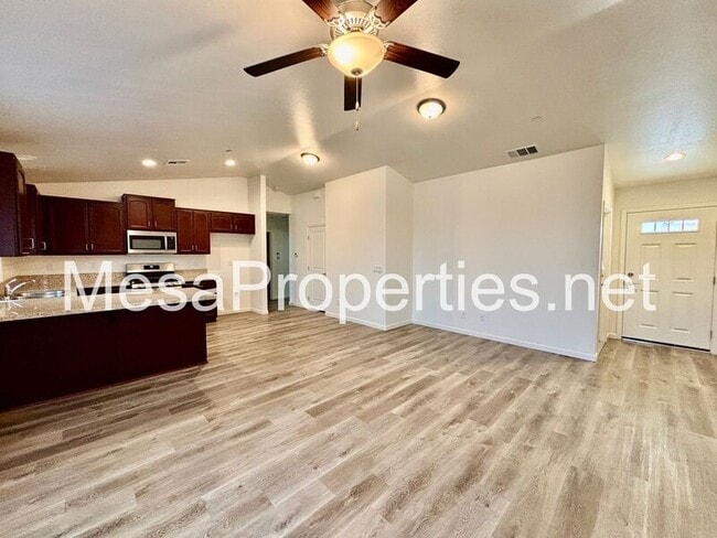 Photo - 9550 Tamarisk Ave